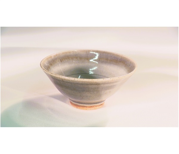 椿紋飯碗(呉須（水色）)
