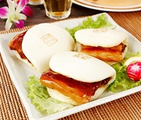 長崎名物！とろける角煮饅頭